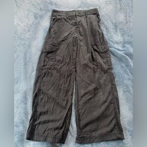 American Eagle Outfitters women’s Dark Cargo Pants